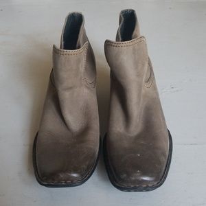 Born leather boots